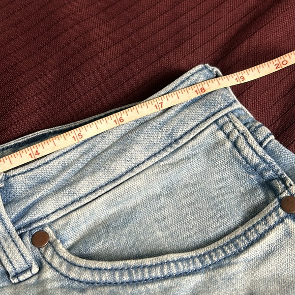 Wrangler bell bottoms with aztec stitching - Picture 8 of 9